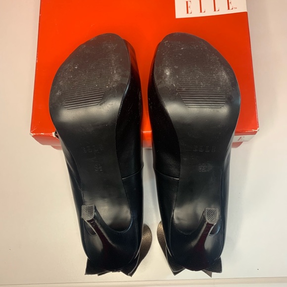 Elle Elanabelle Black Heels - Picture 4 of 4